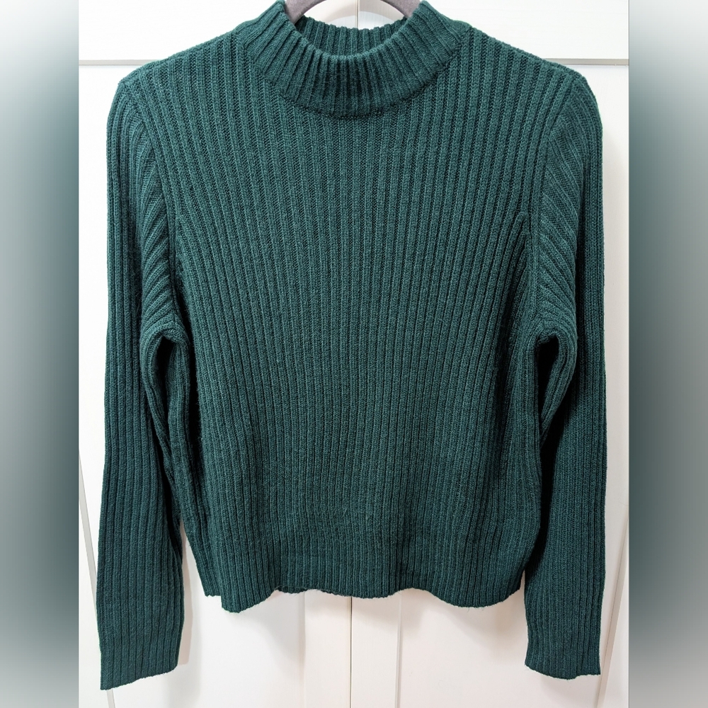 H&M, Green Knit Sweater, Size Medium, GUC
